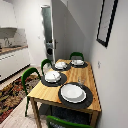 Dbrw Jezyce شقة *